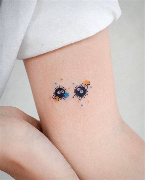 tatuaggi piccoli significativi maschili|Guida ai Tatuaggi Piccoli: Stile, Significato e Idee per。